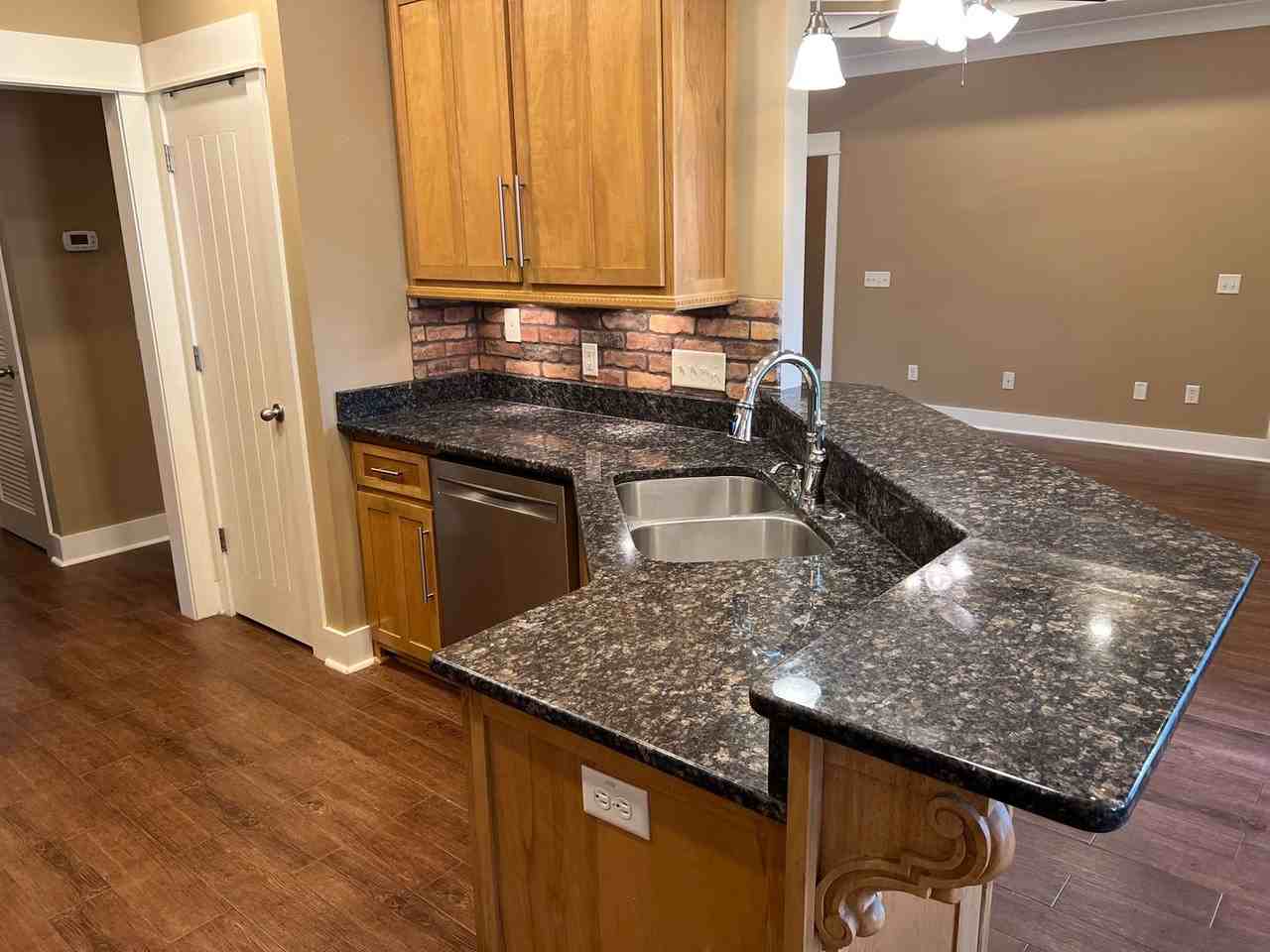 405 Turtleback Trl - Photo 3 of 15