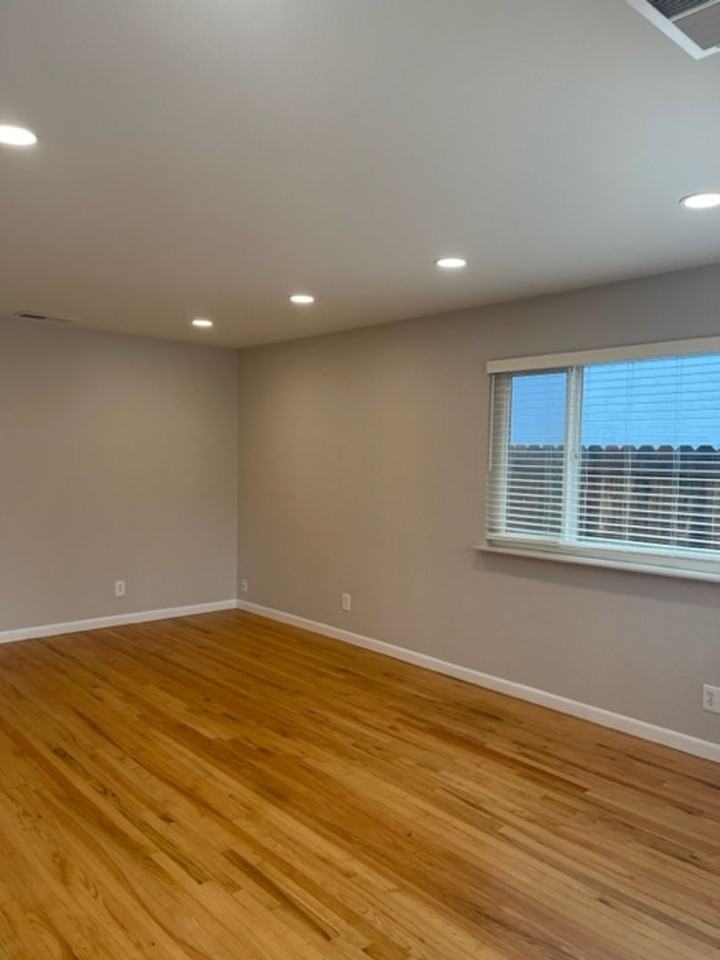 2054 Jupiter Ter - Photo 2 of 12