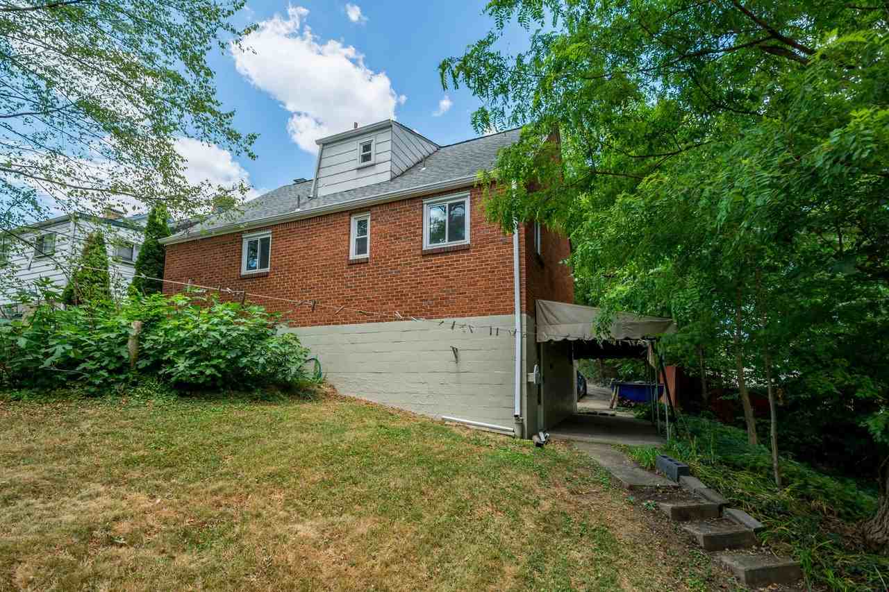 1609 Crosby Ave - Photo 2 of 23