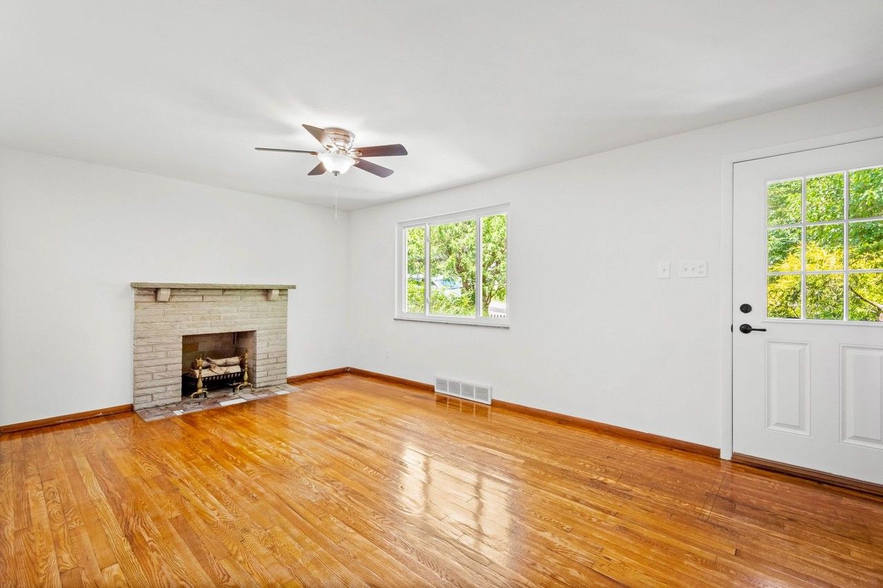 1609 Crosby Ave - Photo 4 of 23