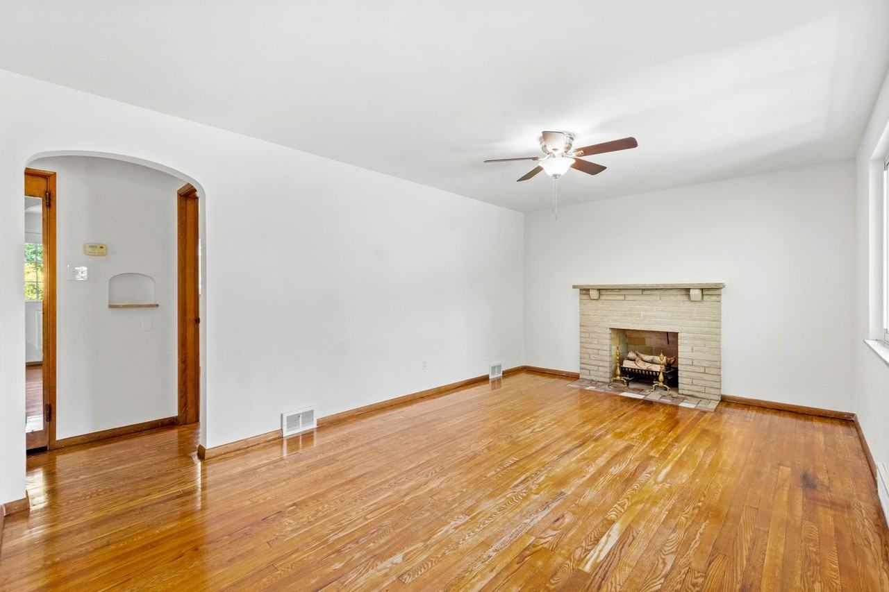 1609 Crosby Ave - Photo 5 of 23