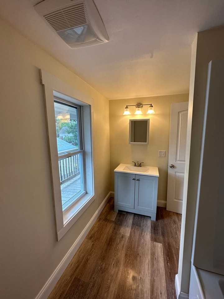 14 Charles St - Photo 3 of 4