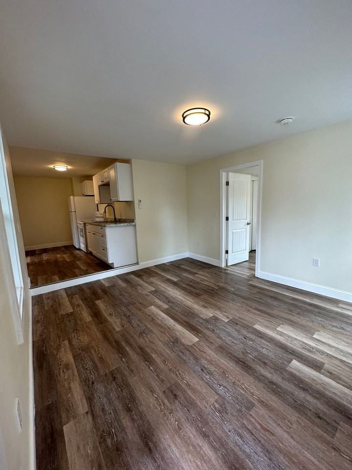 14 Charles St - Photo 4 of 4
