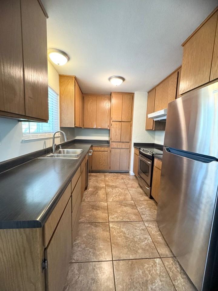 860 Inyo St - Photo 5 of 19