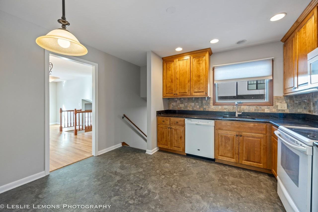 1028 DJK 1028 Douglas - Photo 4 of 30