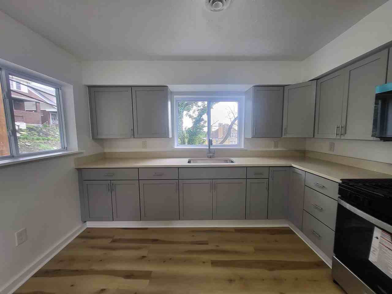 4012 Perrysville Ave - Photo 3 of 11