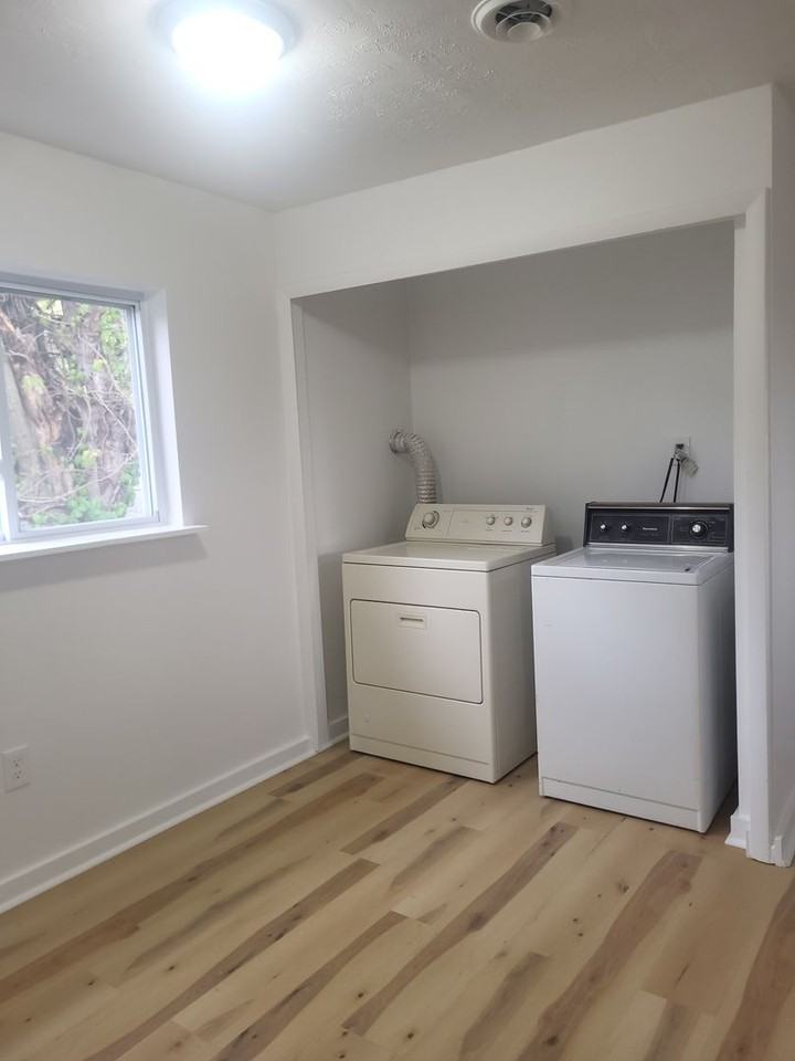 4012 Perrysville Ave - Photo 5 of 11
