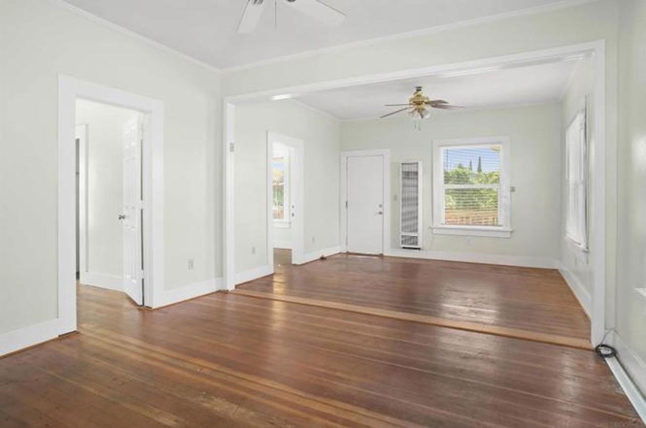 2438 Commercial St - Photo 2 of 15