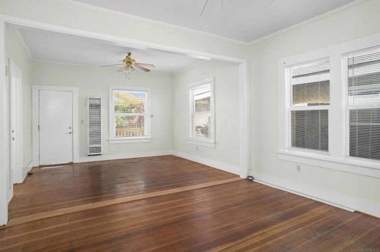 2438 Commercial St - Photo 3 of 15