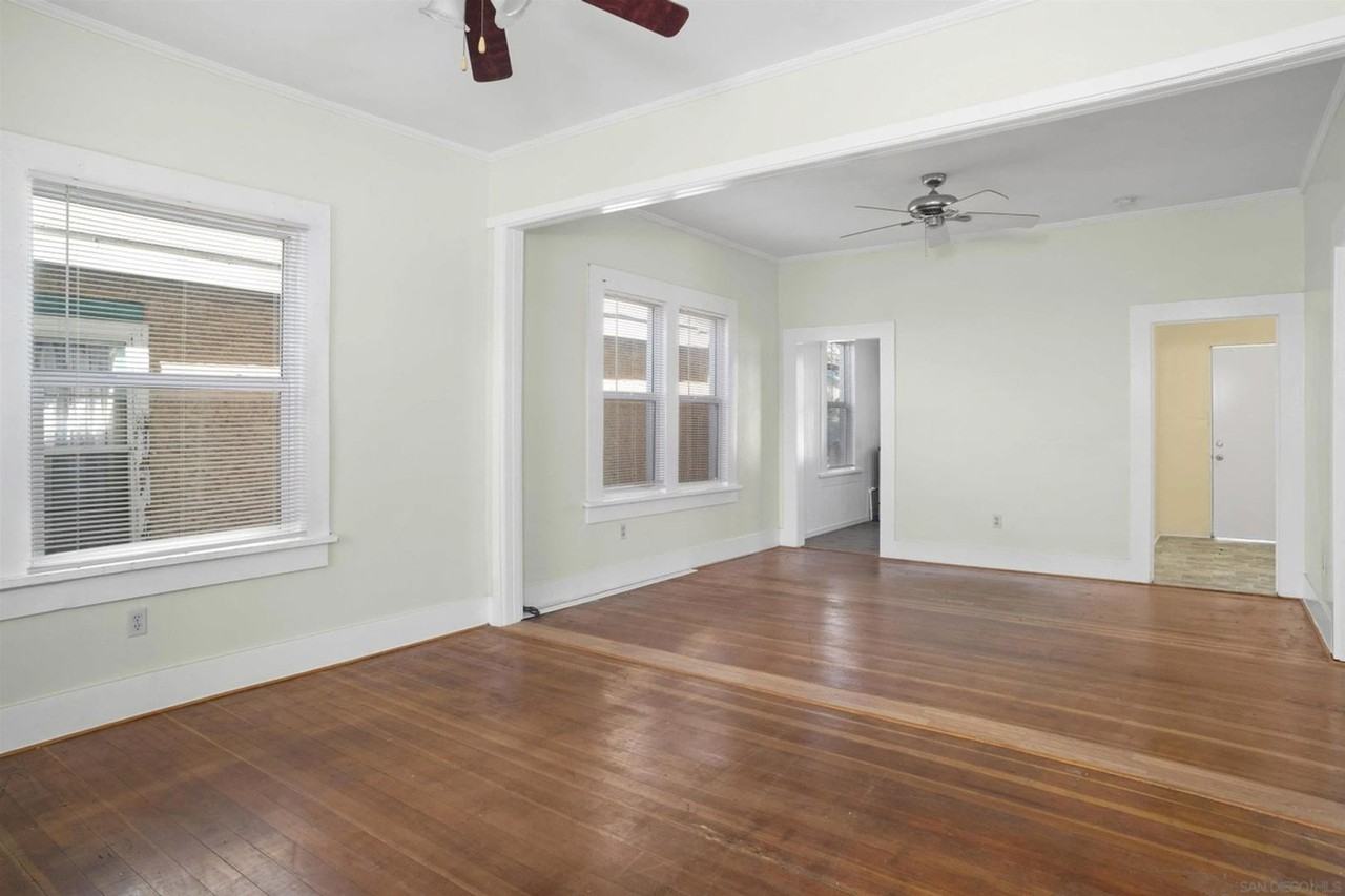 2438 Commercial St - Photo 4 of 15