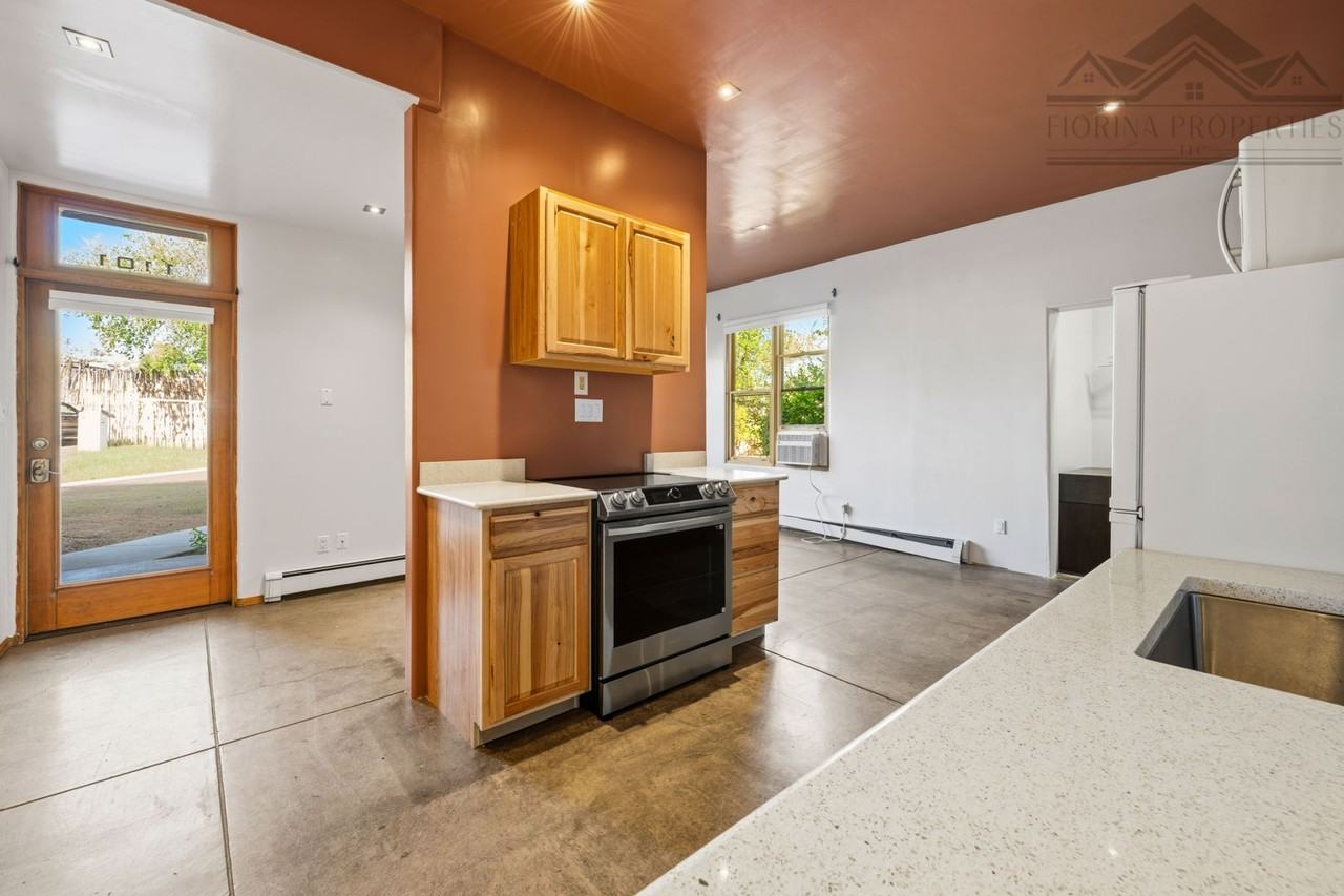 3600 Cerrillos Rd - Photo 5 of 22
