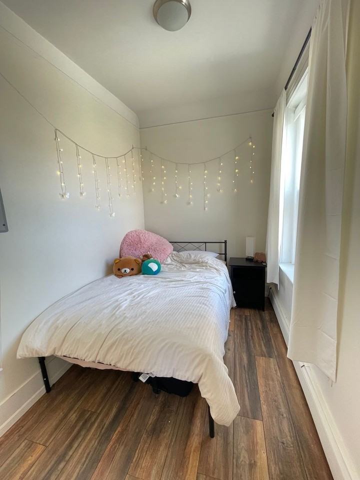 590 Beacon St - Photo 7 of 11