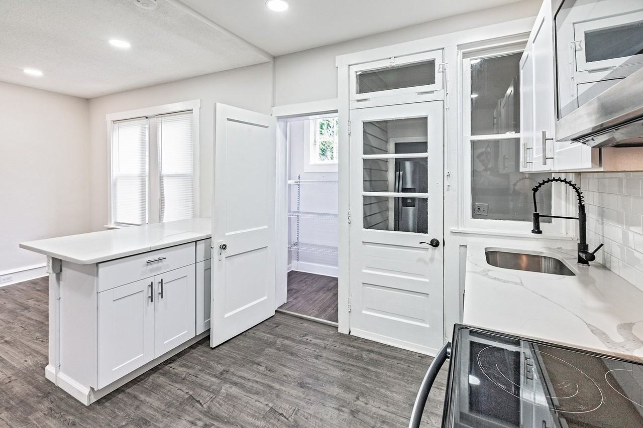 3005 N West St - Photo 4 of 16