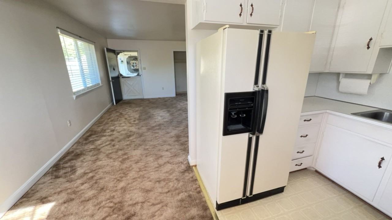 1041 Jeanette Ave - Photo 4 of 11