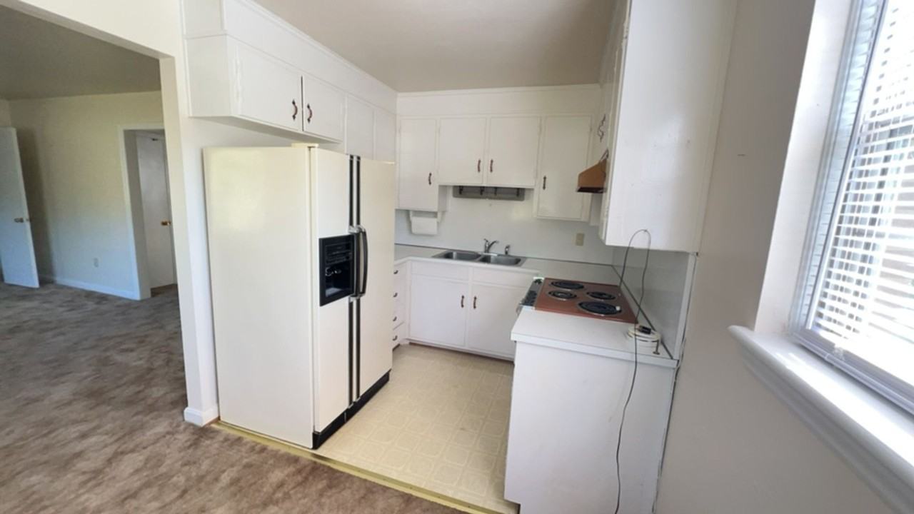 1041 Jeanette Ave - Photo 5 of 11