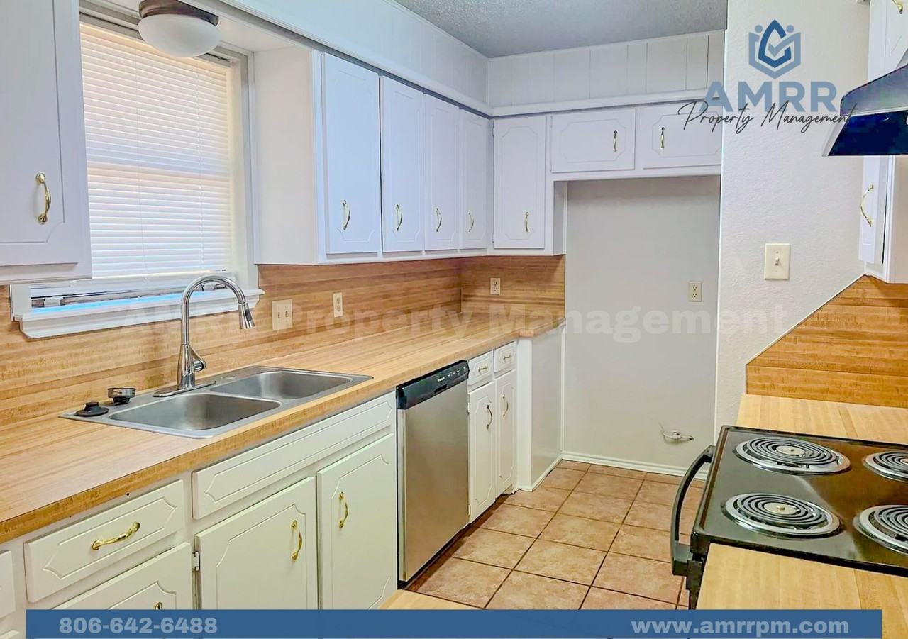 1615 Bryan Ave - Photo 6 of 14