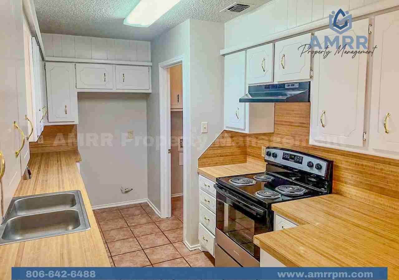 1615 Bryan Ave - Photo 7 of 14
