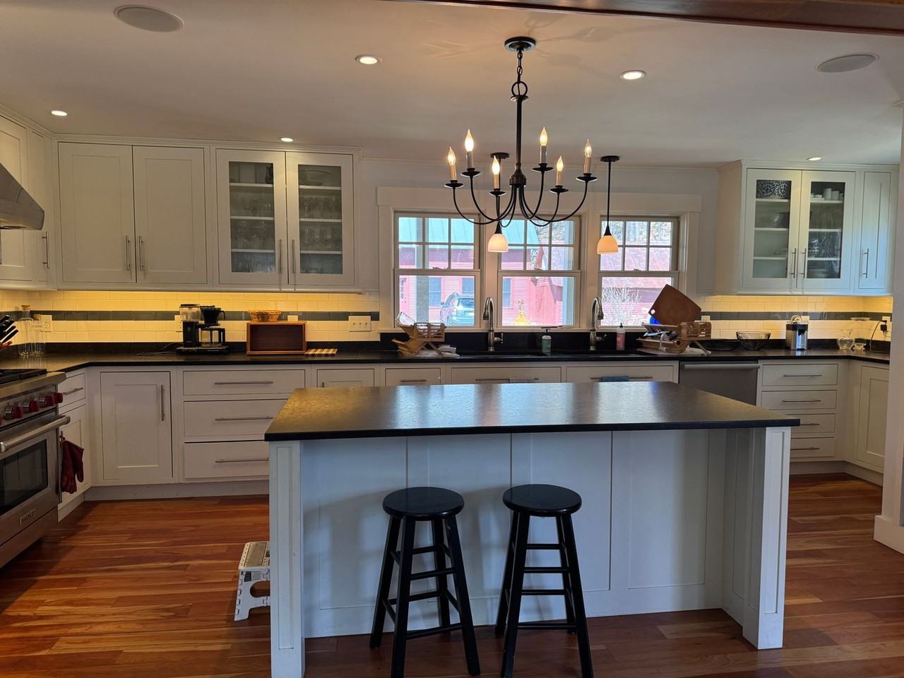 410 Main St - Photo 2 of 32