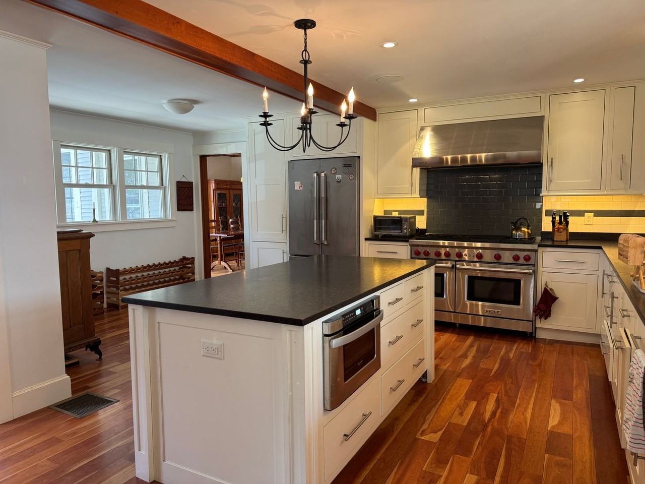 410 Main St - Photo 4 of 32