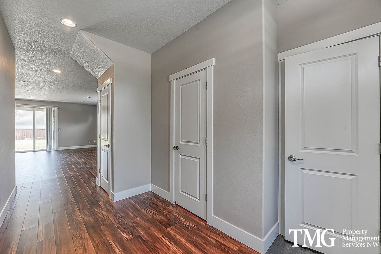 2923 Nw 117th Cir - Photo 3 of 39