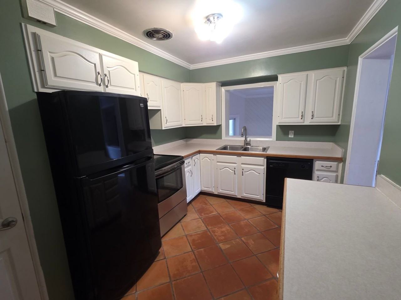 3116 Amherst Ave - Photo 3 of 17
