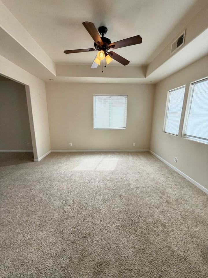 297 Oak Grove Ct - Photo 2 of 34