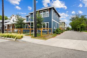 featured image of 918 N Olive St