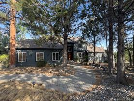 1016 Nw Foxwood - Photo 1 of 1