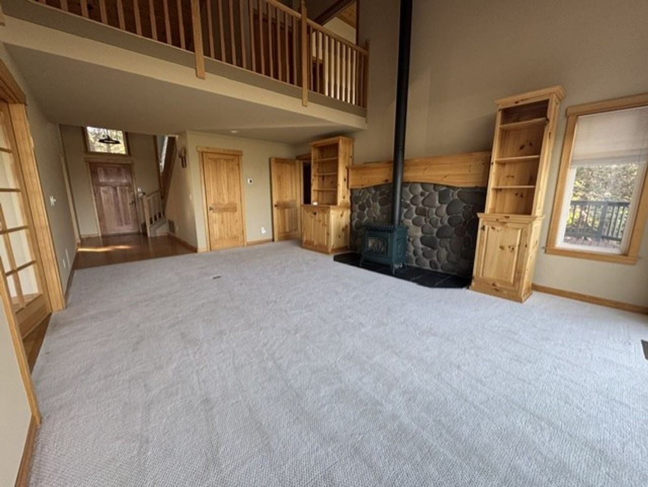 1016 Nw Foxwood - Photo 4 of 28