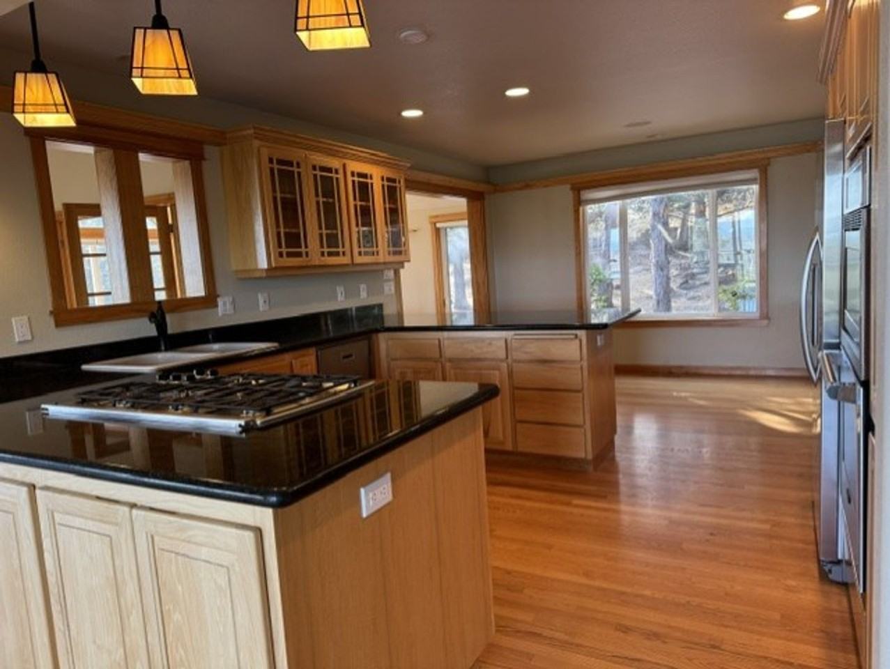 1016 Nw Foxwood - Photo 5 of 28