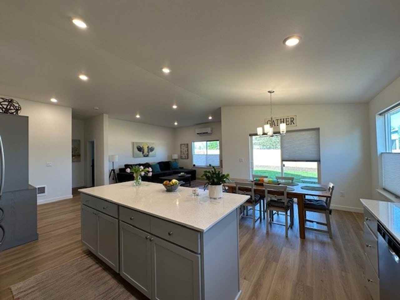 710 Ne Rickenbacker Rd - Photo 5 of 24