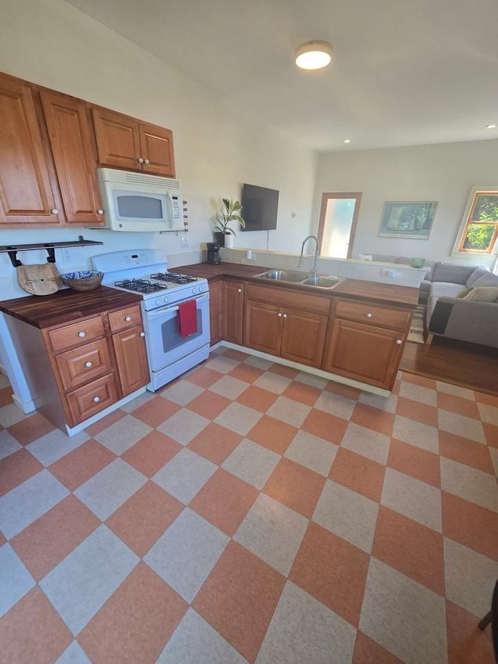 234 Buena Vista Ave #B - Photo 3 of 7