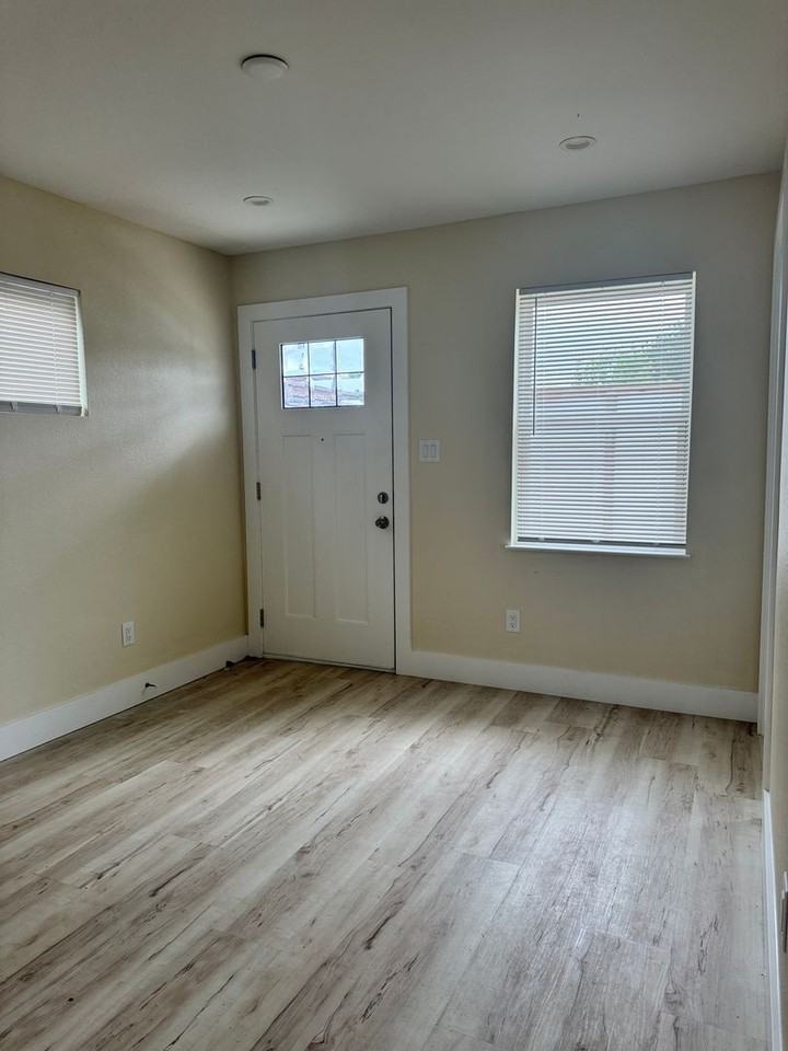 7316 La Salette St - Photo 3 of 18