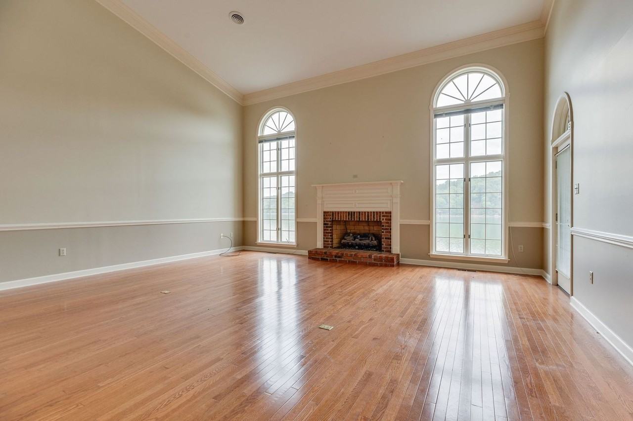 656 Lakeside Dock Dr - Photo 4 of 50