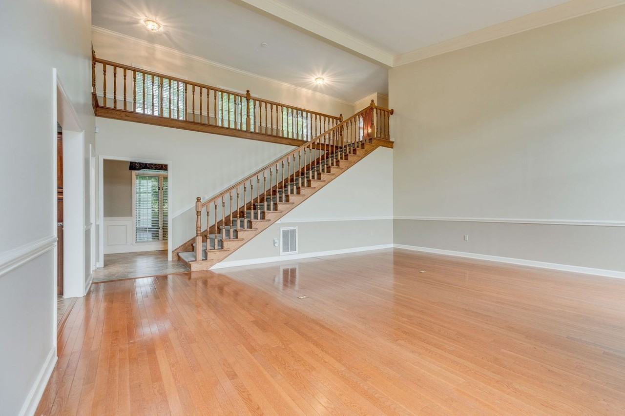 656 Lakeside Dock Dr - Photo 5 of 50