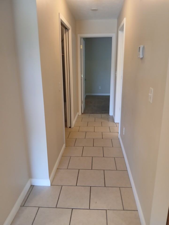 1009 Briarwood Rd Apt 5 #5 - Photo 6 of 18