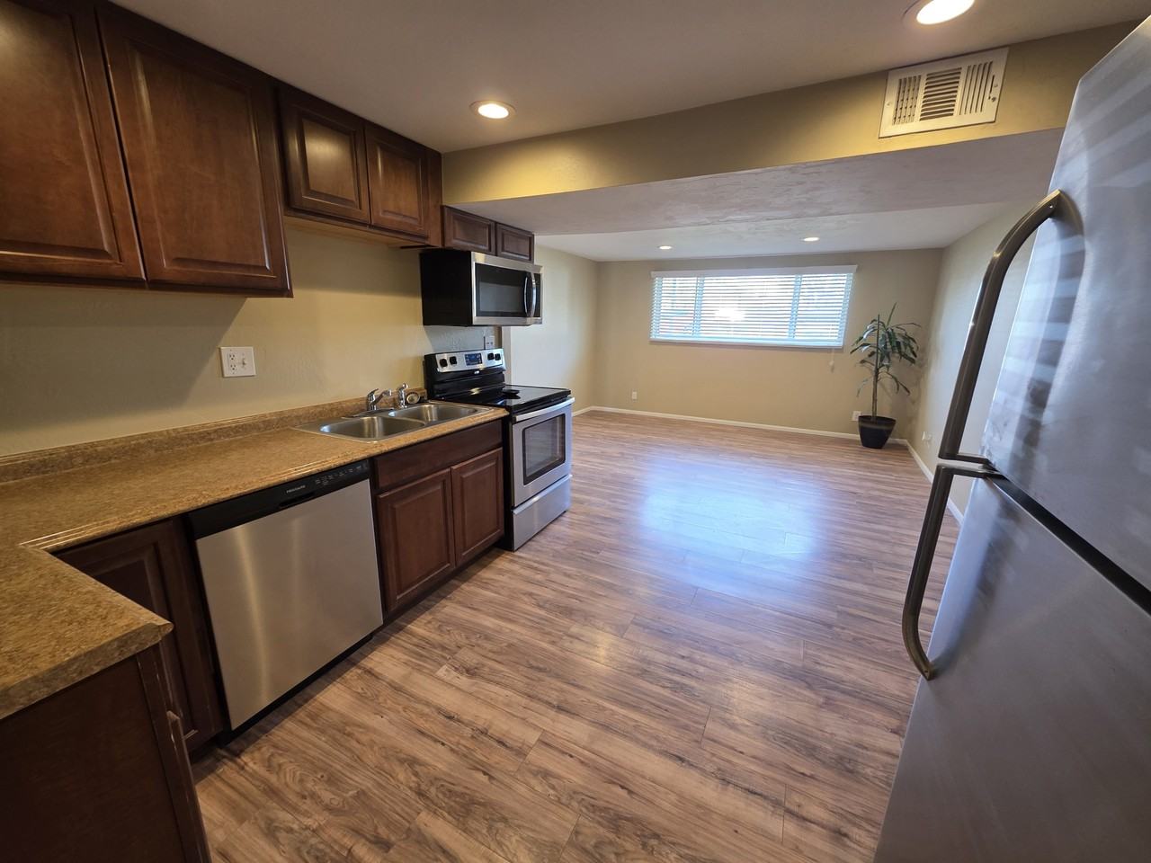 9639 S Dana Cir #B - Photo 3 of 13