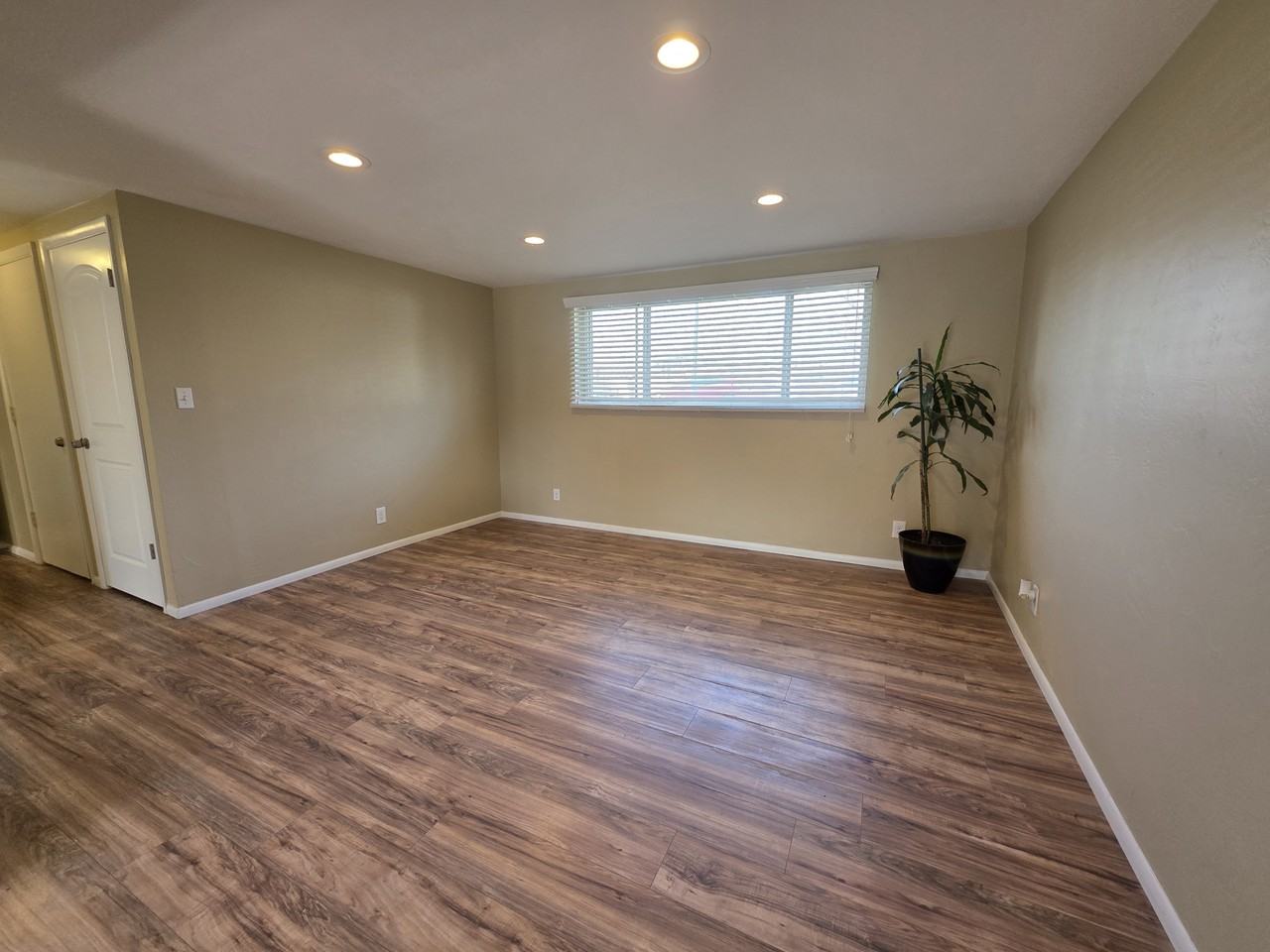 9639 S Dana Cir #B - Photo 5 of 13