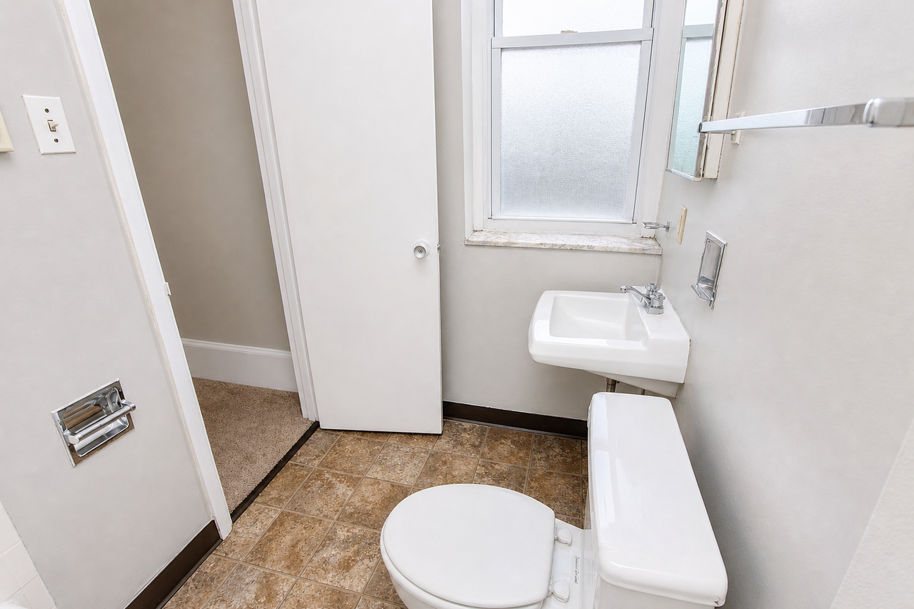 4651 CENTRE AVEAPT 35 #35 - Photo 5 of 9