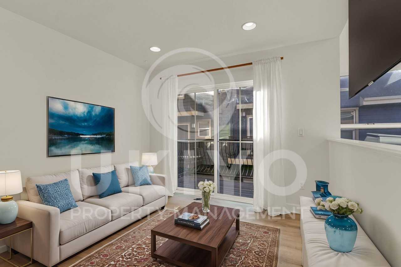 526 Henry St #1 - Photo 2 of 38