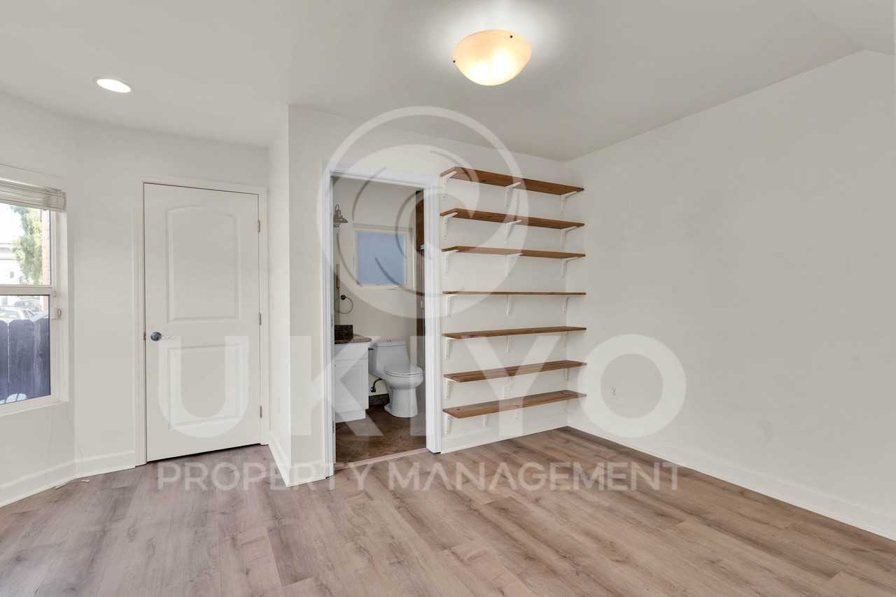 526 Henry St #1 - Photo 6 of 38