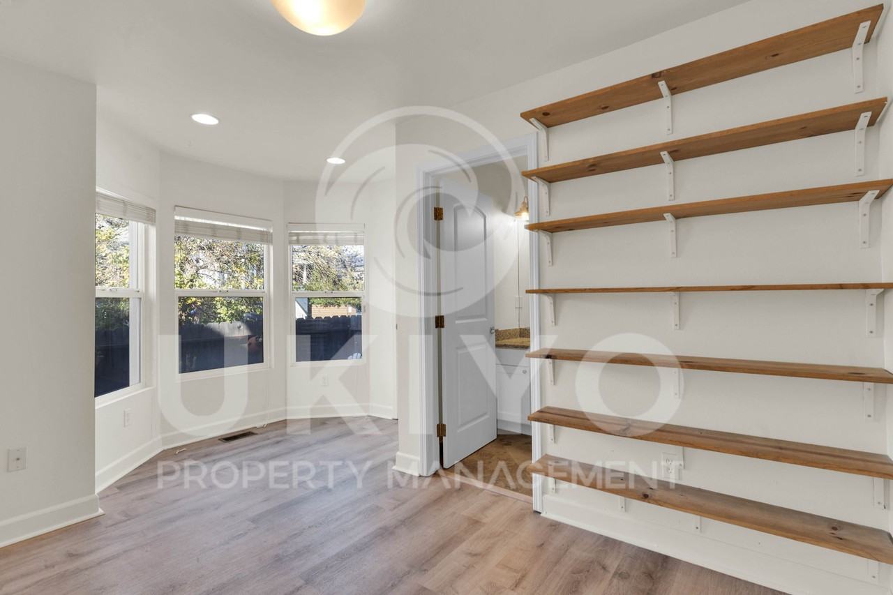 526 Henry St #1 - Photo 7 of 38