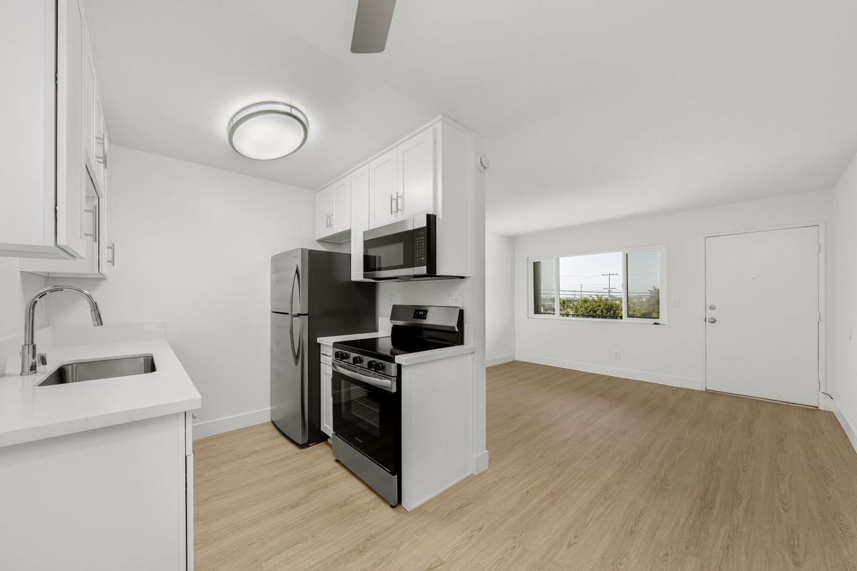 1917 F Ave - Photo 6 of 16