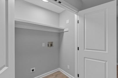 400 Gallery Ln Apt E8 #E8 - Photo 4 of 37