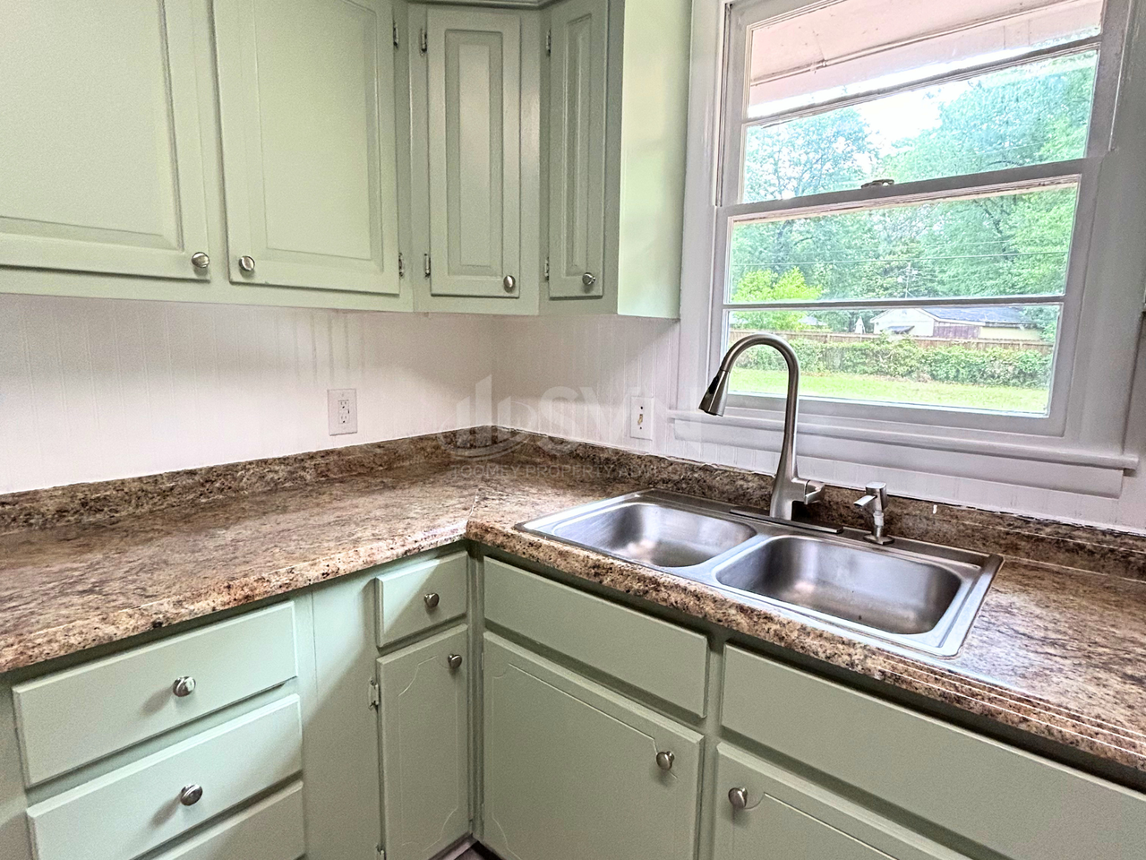 1104 Garland St - Photo 3 of 11
