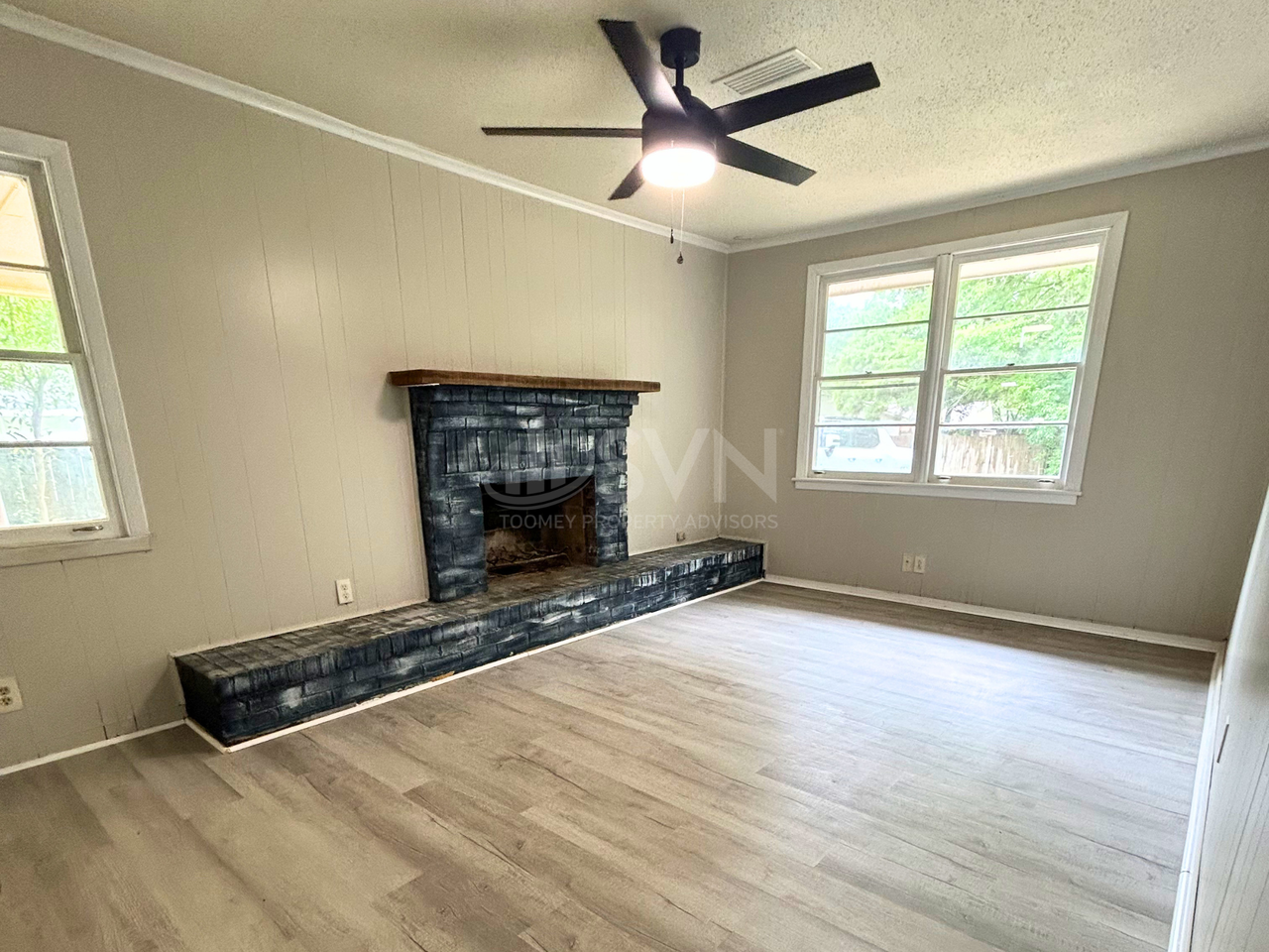 1104 Garland St - Photo 7 of 11
