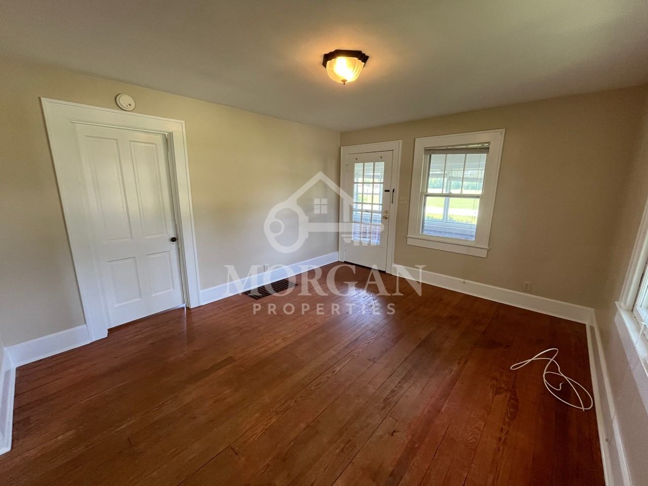 1253 S Pendleton Ave - Photo 2 of 7