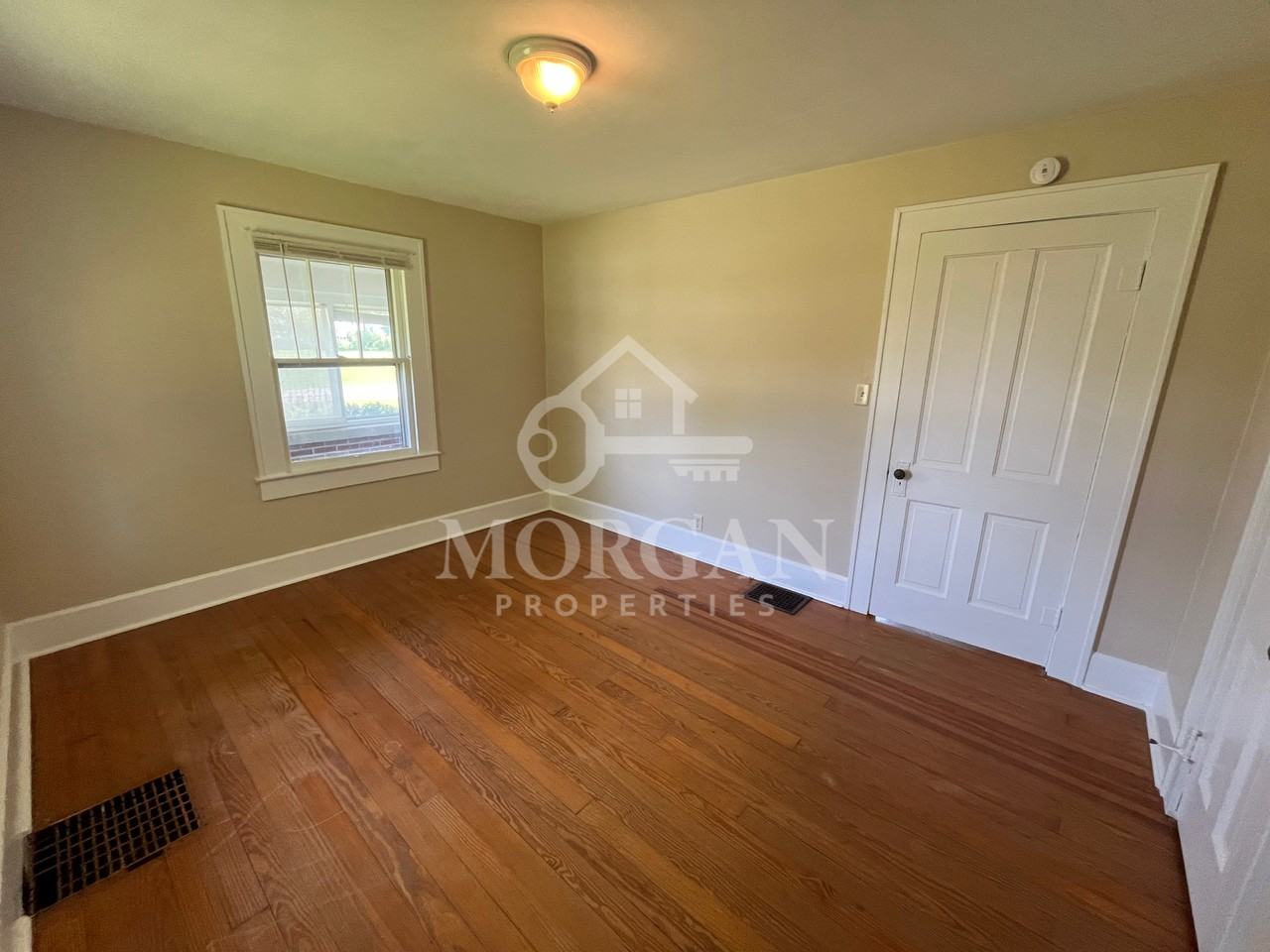 1253 S Pendleton Ave - Photo 6 of 7
