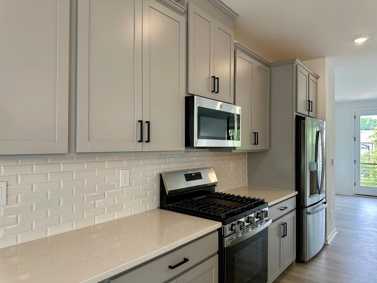 1556 Blanche St #1 - Photo 6 of 26