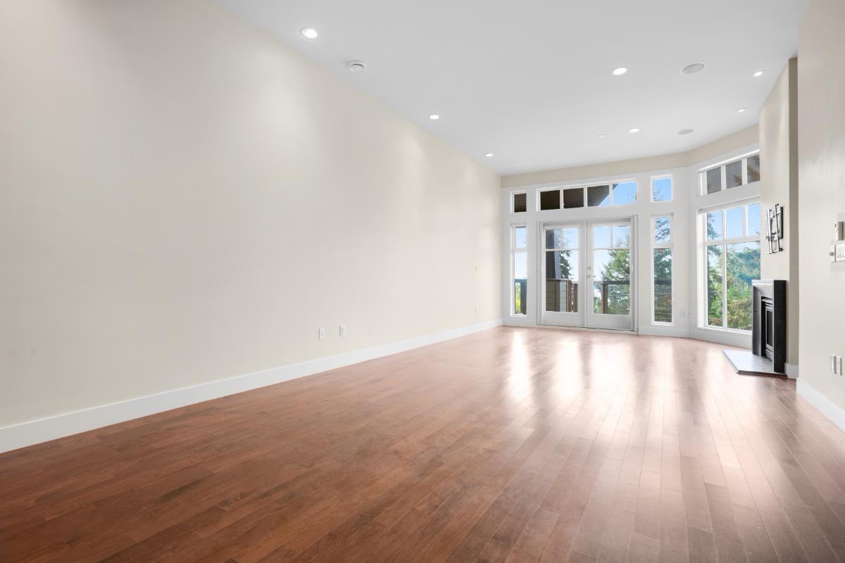 2555 Skilift Road - Photo 5 of 21